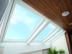 Fenster mit Raffstore Innenaufnahme Dachfenster