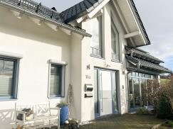 Holz-Aluminium-Haustür im modernen Landhausstil in Jossgrund
