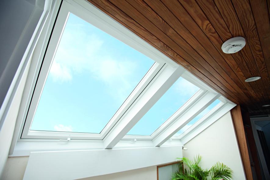 Fenster mit Raffstore Innenaufnahme Dachfenster