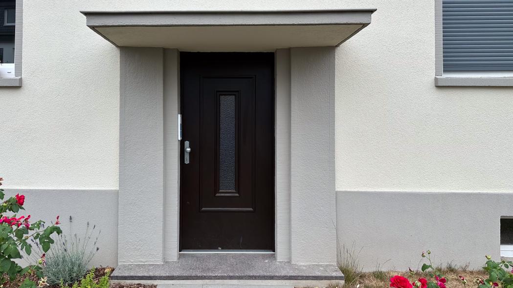 Historisierende Haustür in Frankfurt