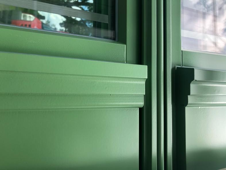 Denkmalschutz-Fenster in Frankfurt Balkon Tür Nahaufnahme