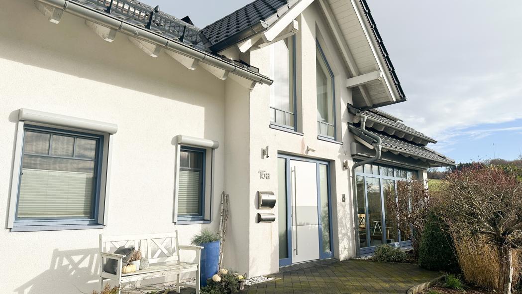 Holz-Aluminium-Haustür im modernen Landhausstil in Jossgrund